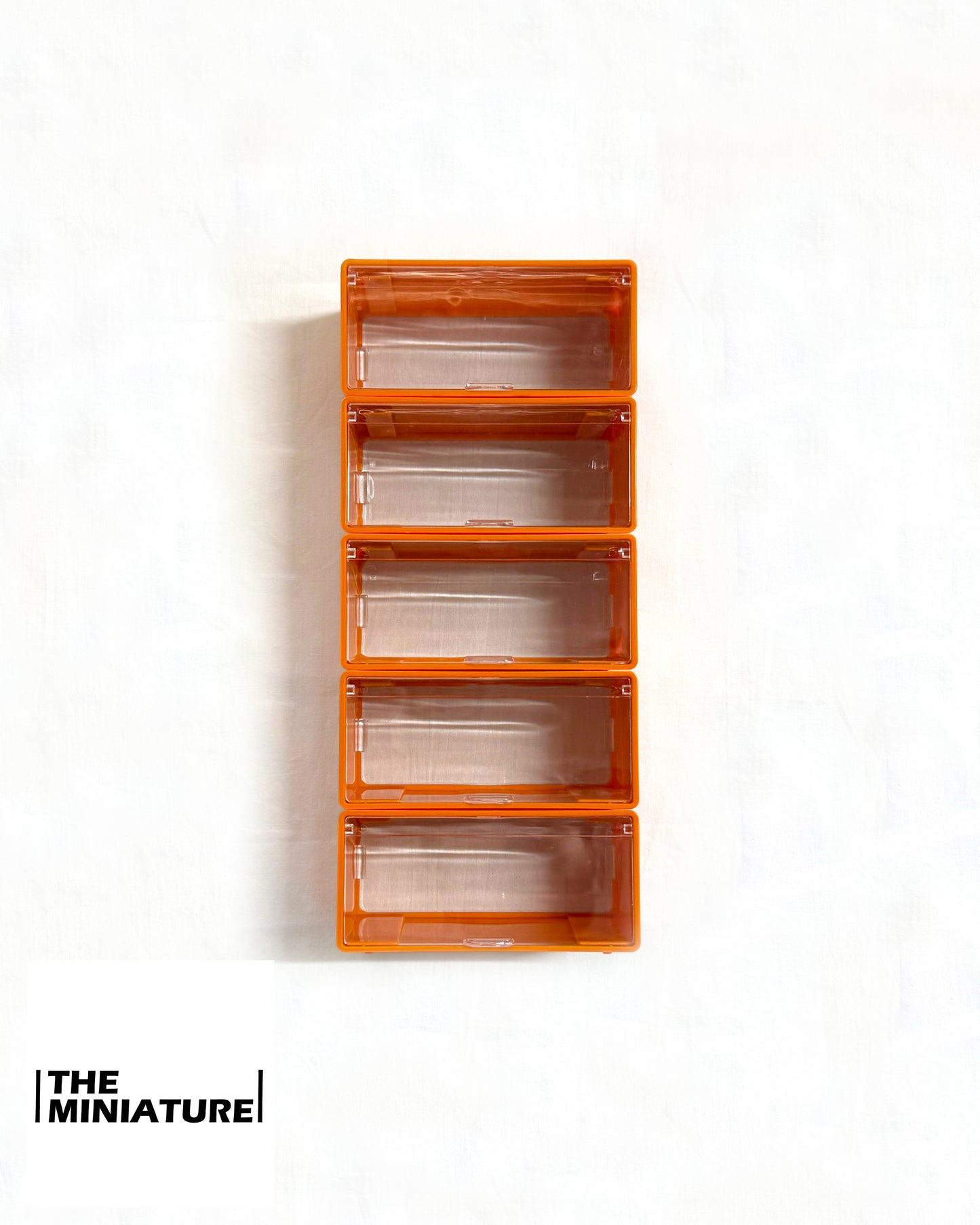 Miniature ShowBox Clear – Gray/Orange Frame (1:64 Collector Case)