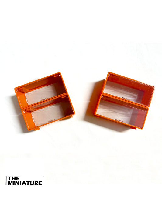 Miniature ShowBox Clear – Gray/Orange Frame (1:64 Collector Case)